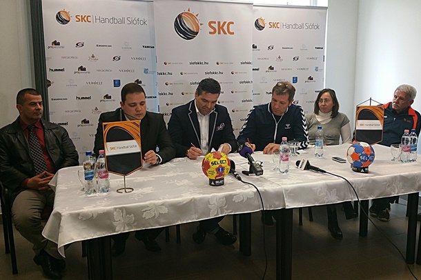 Viborg után Siófok;  Christian Dalmose irányít a nyártól!