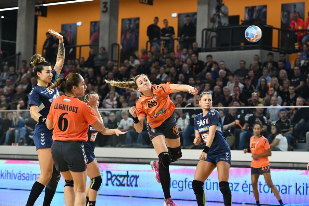 Újabb magabiztos győzelem, és továbbjutás az EHF-kupában