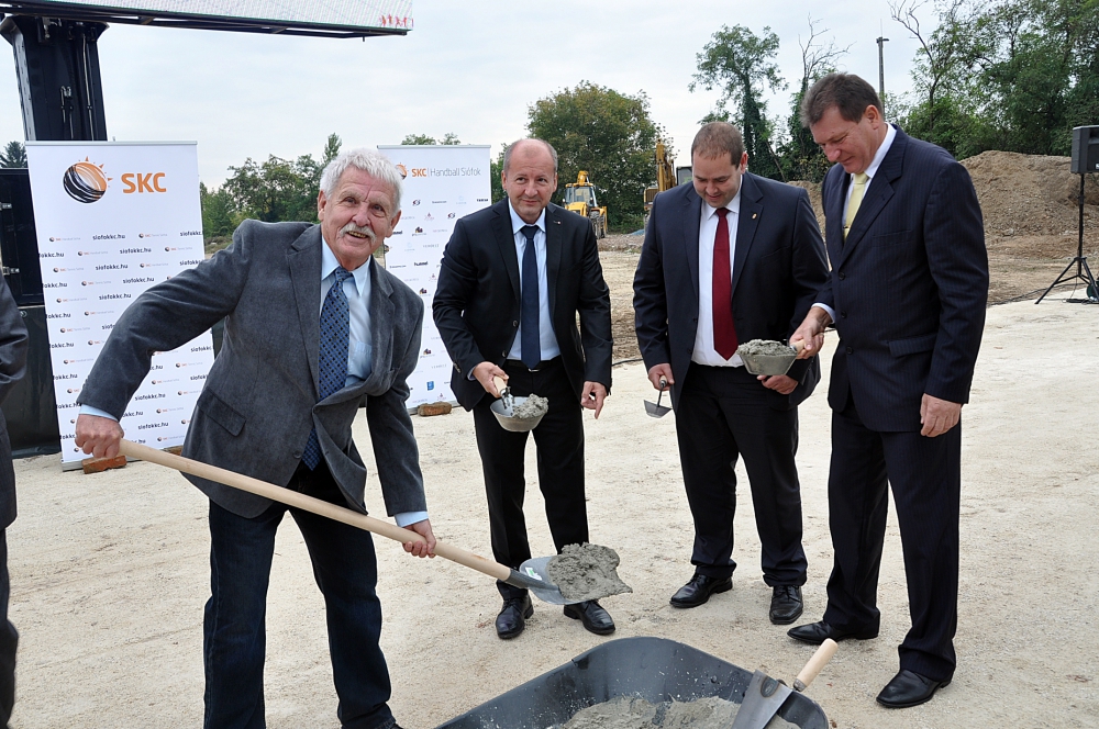 Letettük az alapkövet