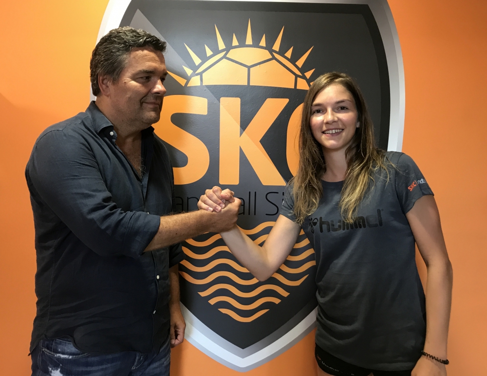 Siófok KC sign Camille Aoustin