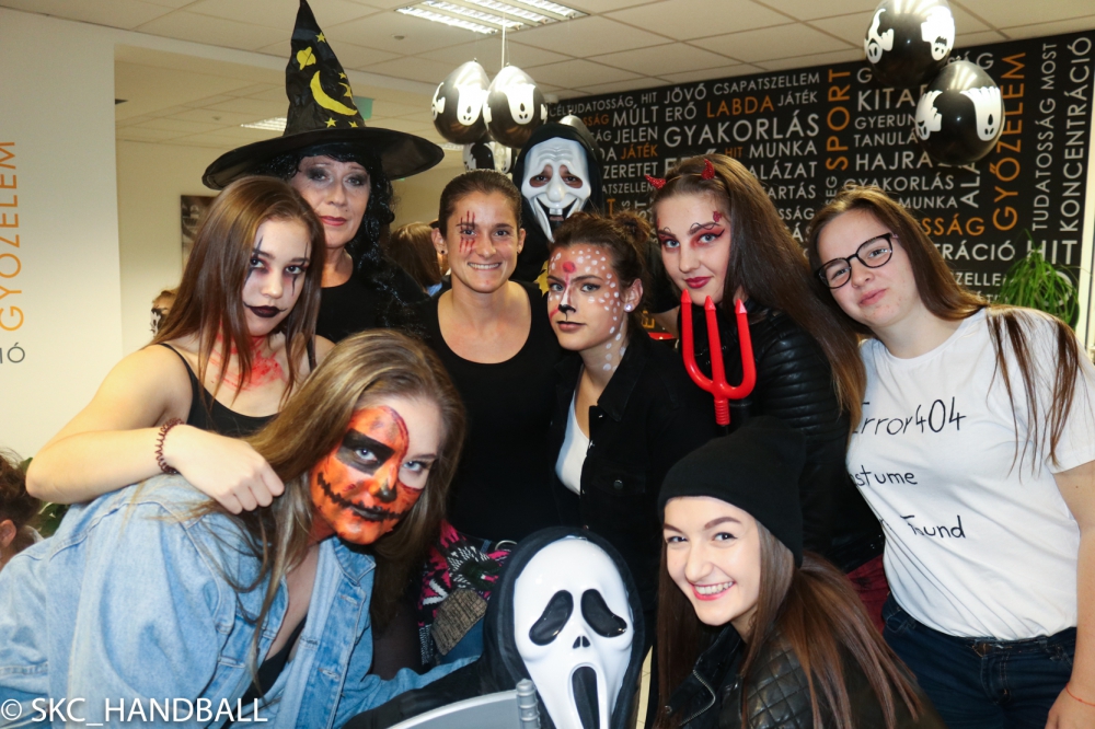 Halloween a Sportszállóban
