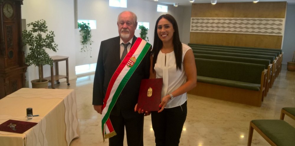 Asma Elghaoui magyar állampolgár lett